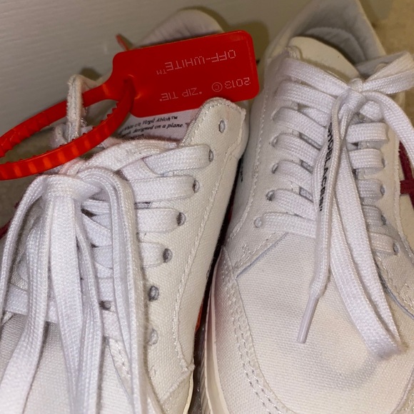 Authentic Off-White sneakers - Picture 2 of 7
